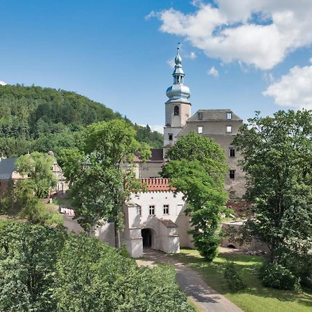 Zamek Sarny - Schloss Scharfeneck Клодзько Екстер'єр фото