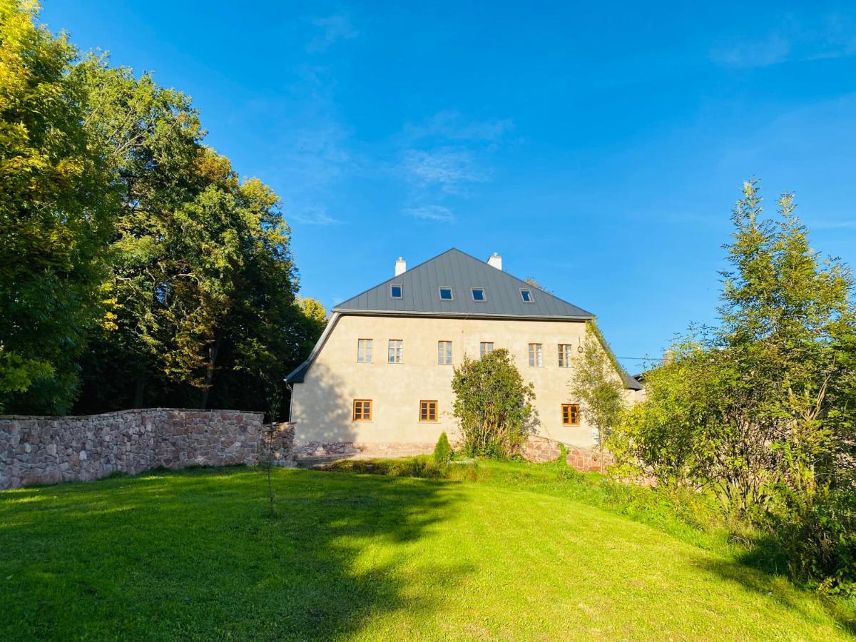 Zamek Sarny - Schloss Scharfeneck Клодзько Екстер'єр фото